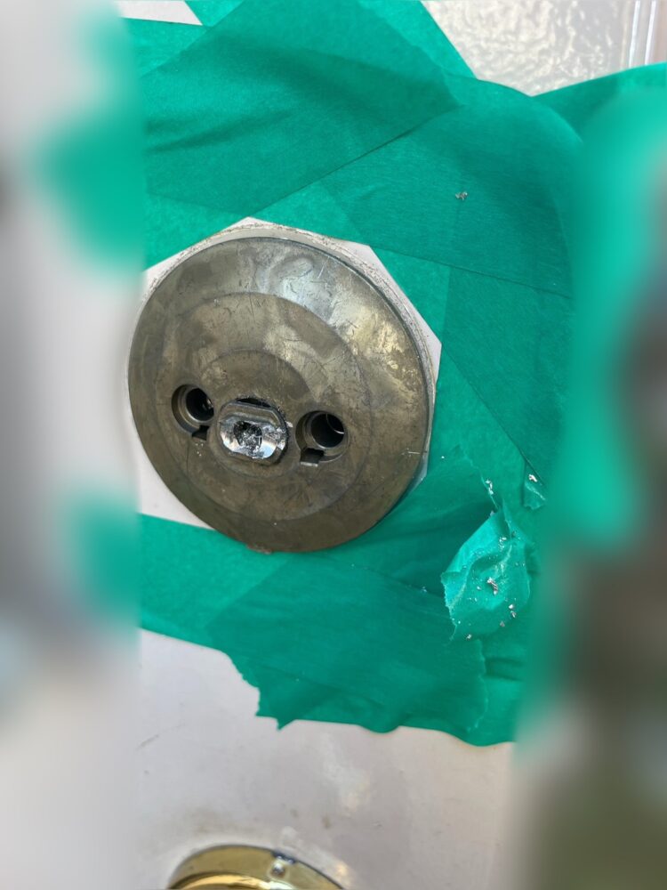 サムターン取り外し