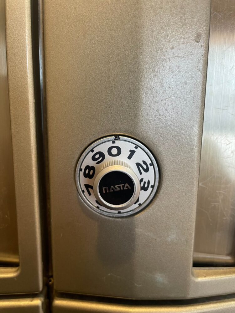 nasta　ポストダイヤル錠　交換後