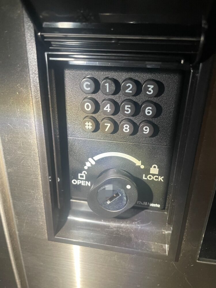 蓋を開けるとテンキー