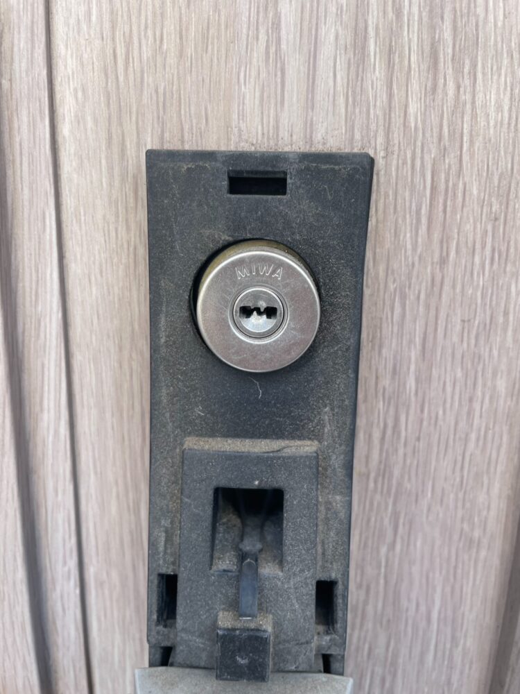 LIXIL　玄関ドア　非常用シリンダー