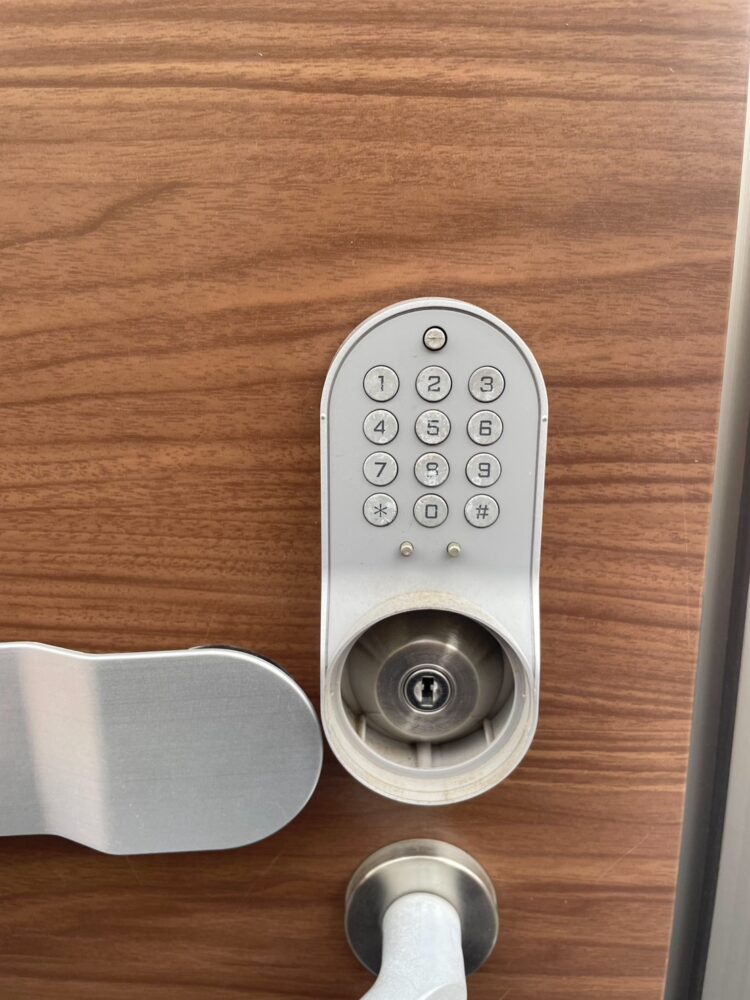 OPELO　正面カバー　非常用シリンダー